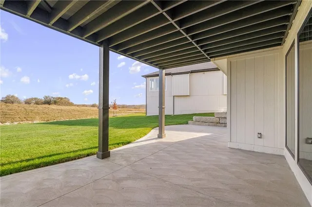 $983,770 | 11209 South Sunray Drive, Olathe, KS 66061