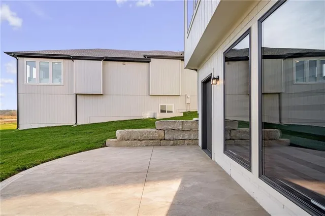 $983,770 | 11209 South Sunray Drive, Olathe, KS 66061