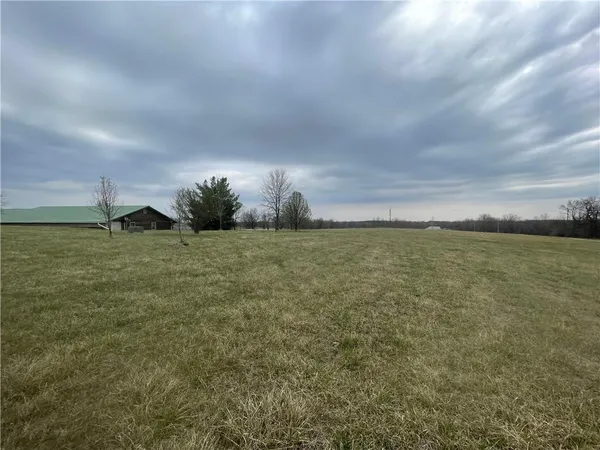 $468,000 | 10697 Southwest 116th Highway, Lathrop, MO 64465