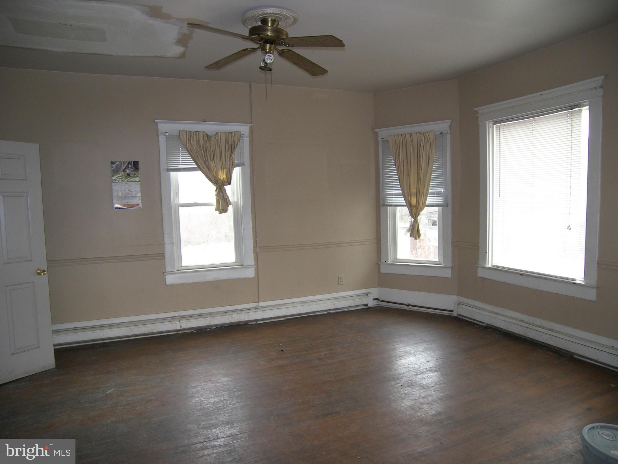 14715 Clopper Road Boyds, MD 20841 - Photo 6 of 10 Living Room
