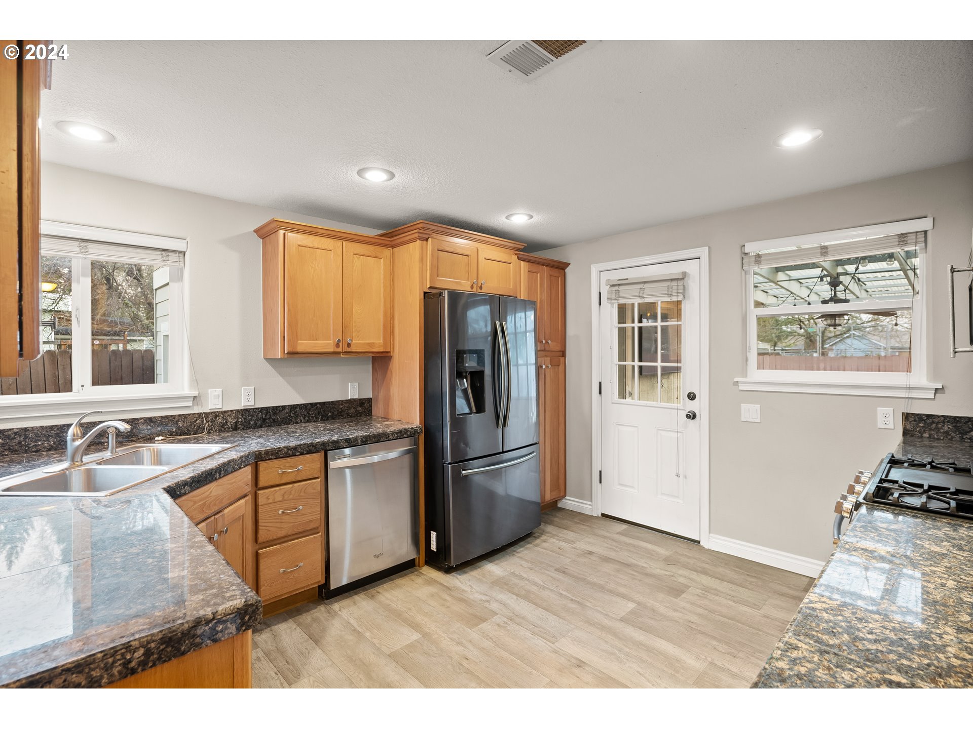 13340 Southwest Rita Drive Beaverton, OR 97005 - Photo 3 of 25 Gallery Image 3