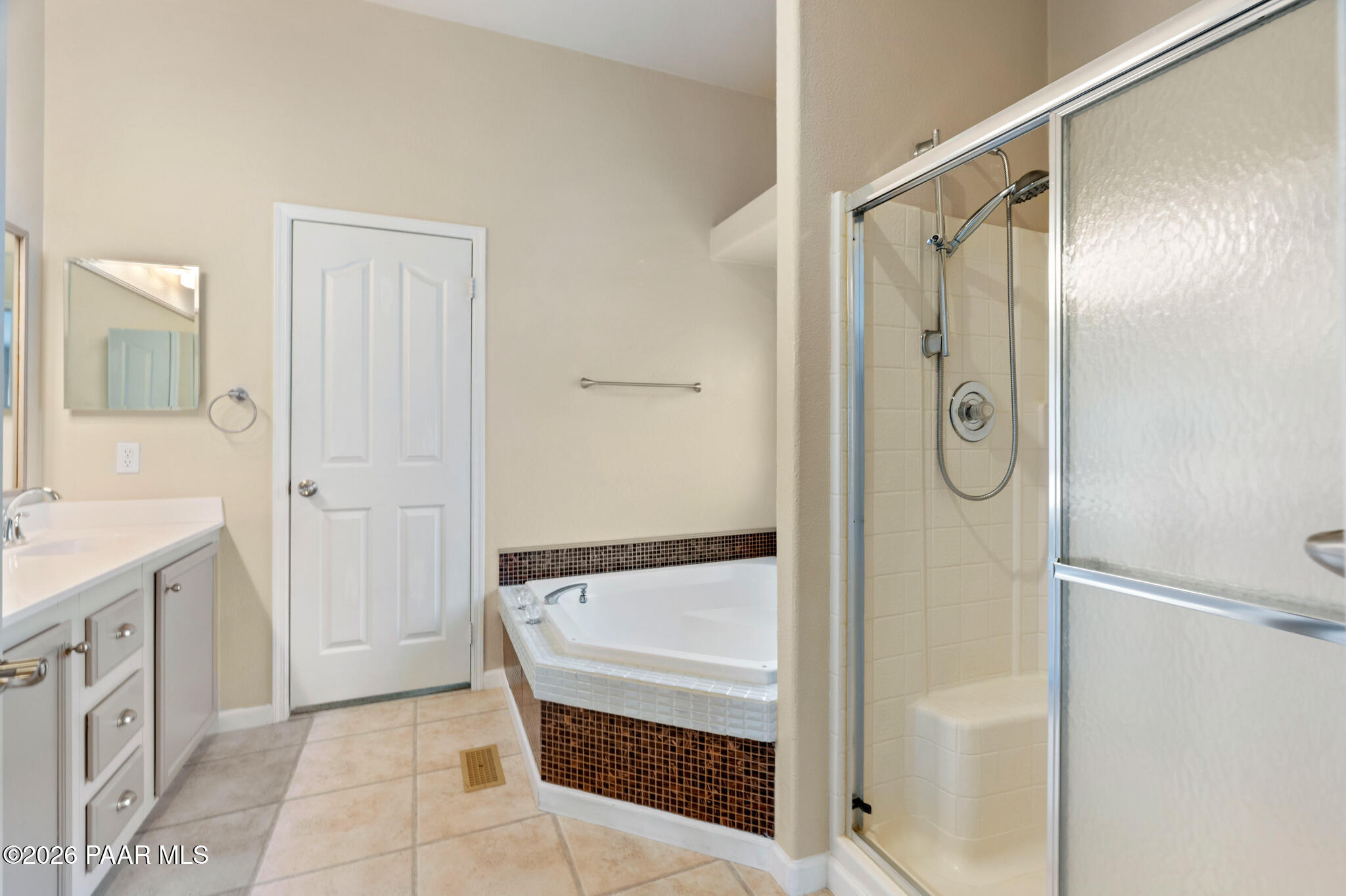 12170 East Obsidian Loop Road Prescott Valley, AZ 86327 - Photo 11 of 39 Primary Suite - 12170 Obsidian Loop