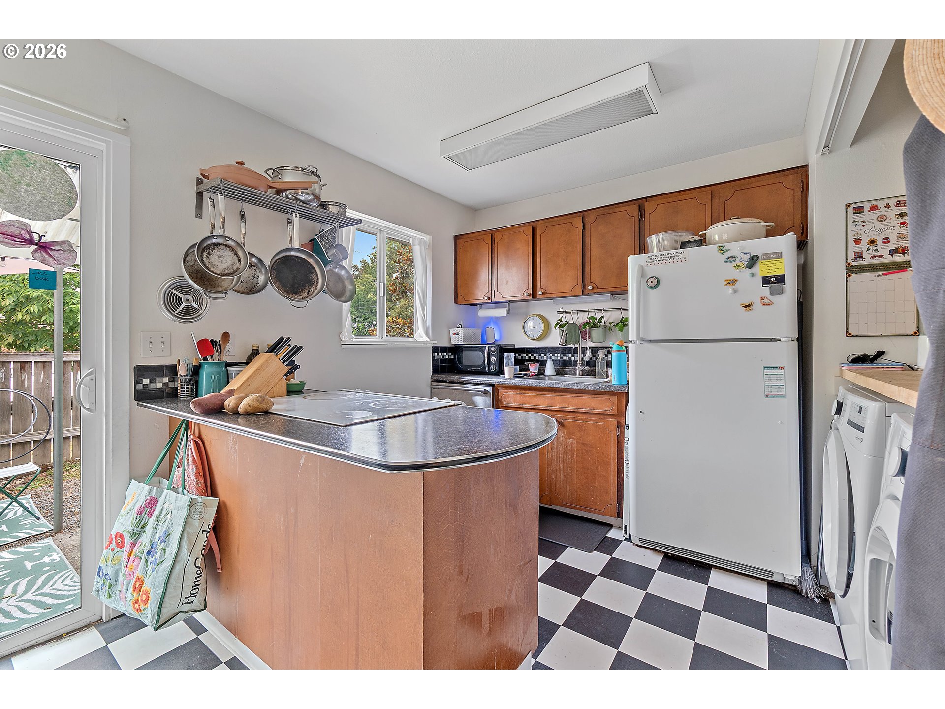 804 Southeast Nehalem Street Portland, OR 97202 - Photo 10 of 24 Kitchen