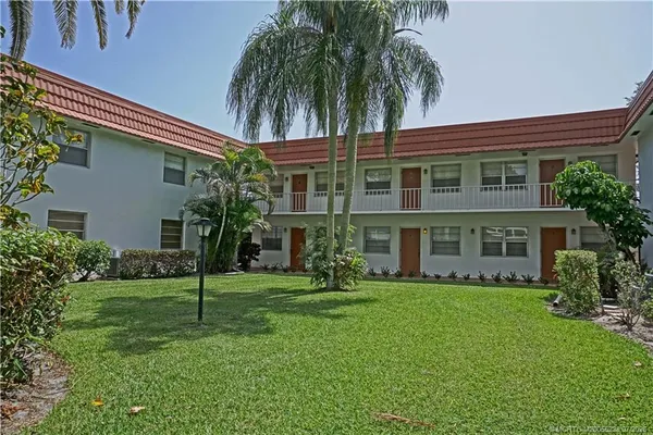 $119,900 | 2600 Southeast Ocean Boulevard, Unit Q3, Stuart, FL 34996