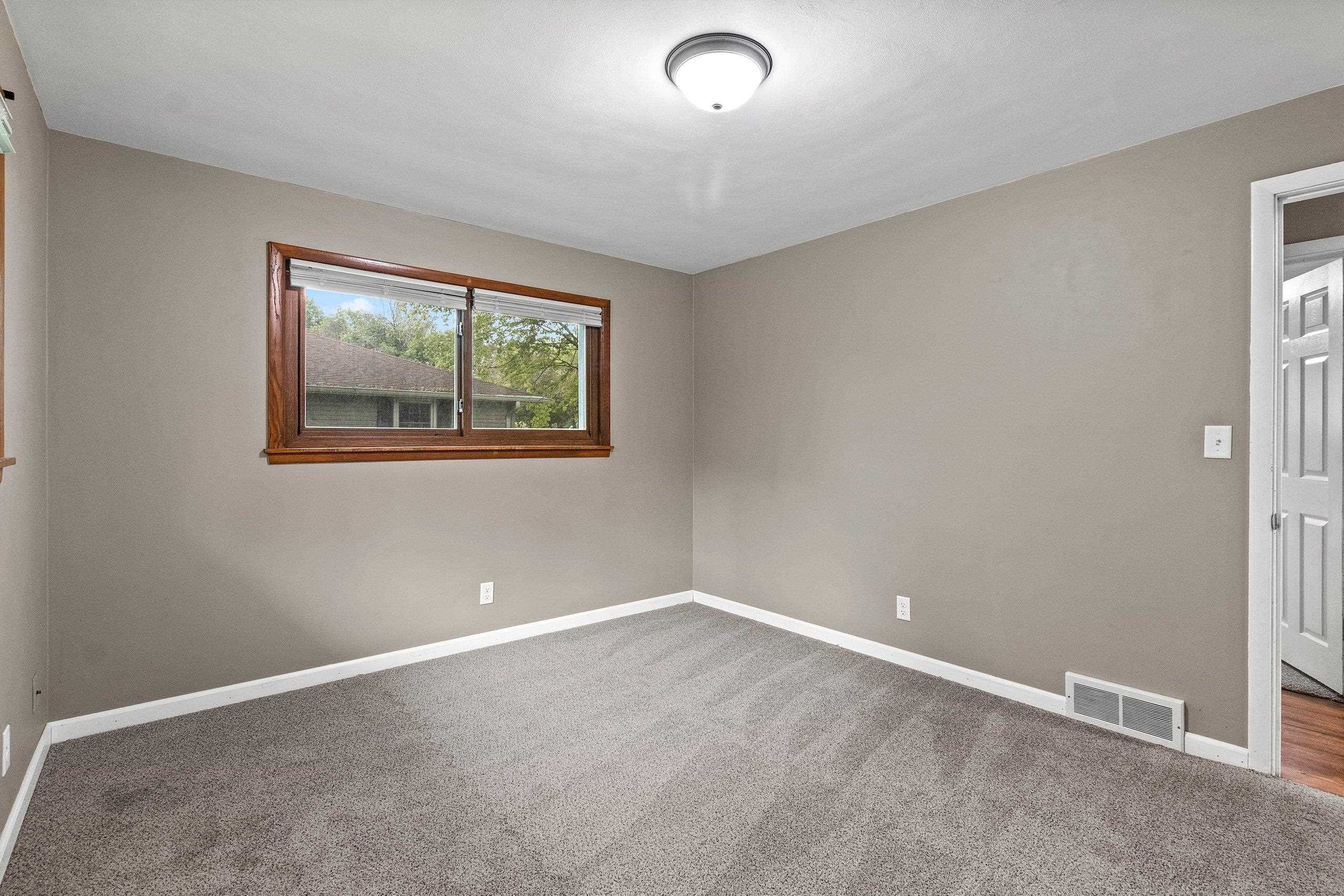 1502 South Van Dyke Road Appleton, WI 54914 - Photo 26 of 53