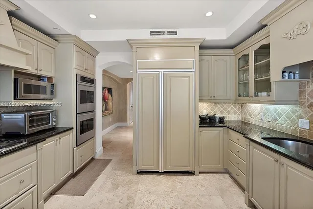 $5,600,000 | 3471 Main Highway, Unit 1240, Miami, FL 33133