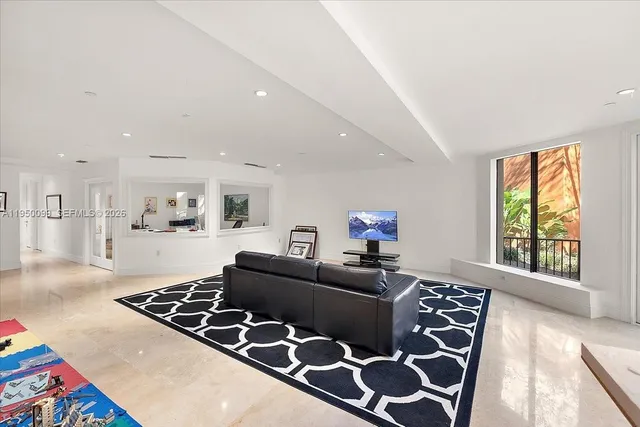 $5,600,000 | 3471 Main Highway, Unit 1240, Miami, FL 33133