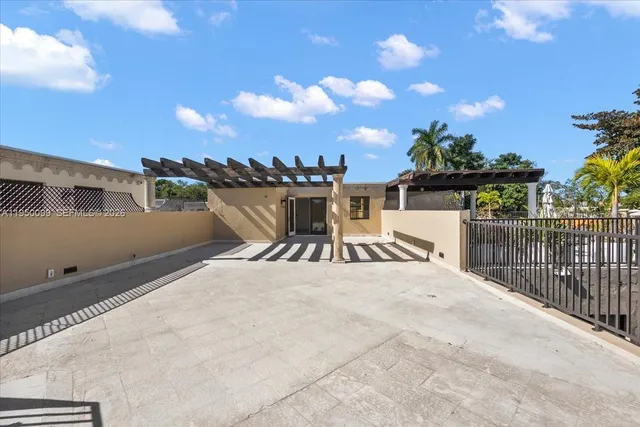 $5,600,000 | 3471 Main Highway, Unit 1240, Miami, FL 33133