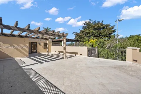 $5,600,000 | 3471 Main Highway, Unit 1240, Miami, FL 33133