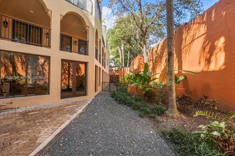 $5,600,000 | 3471 Main Highway, Unit 1240, Miami, FL 33133