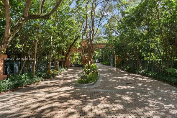 $5,600,000 | 3471 Main Highway, Unit 1240, Miami, FL 33133