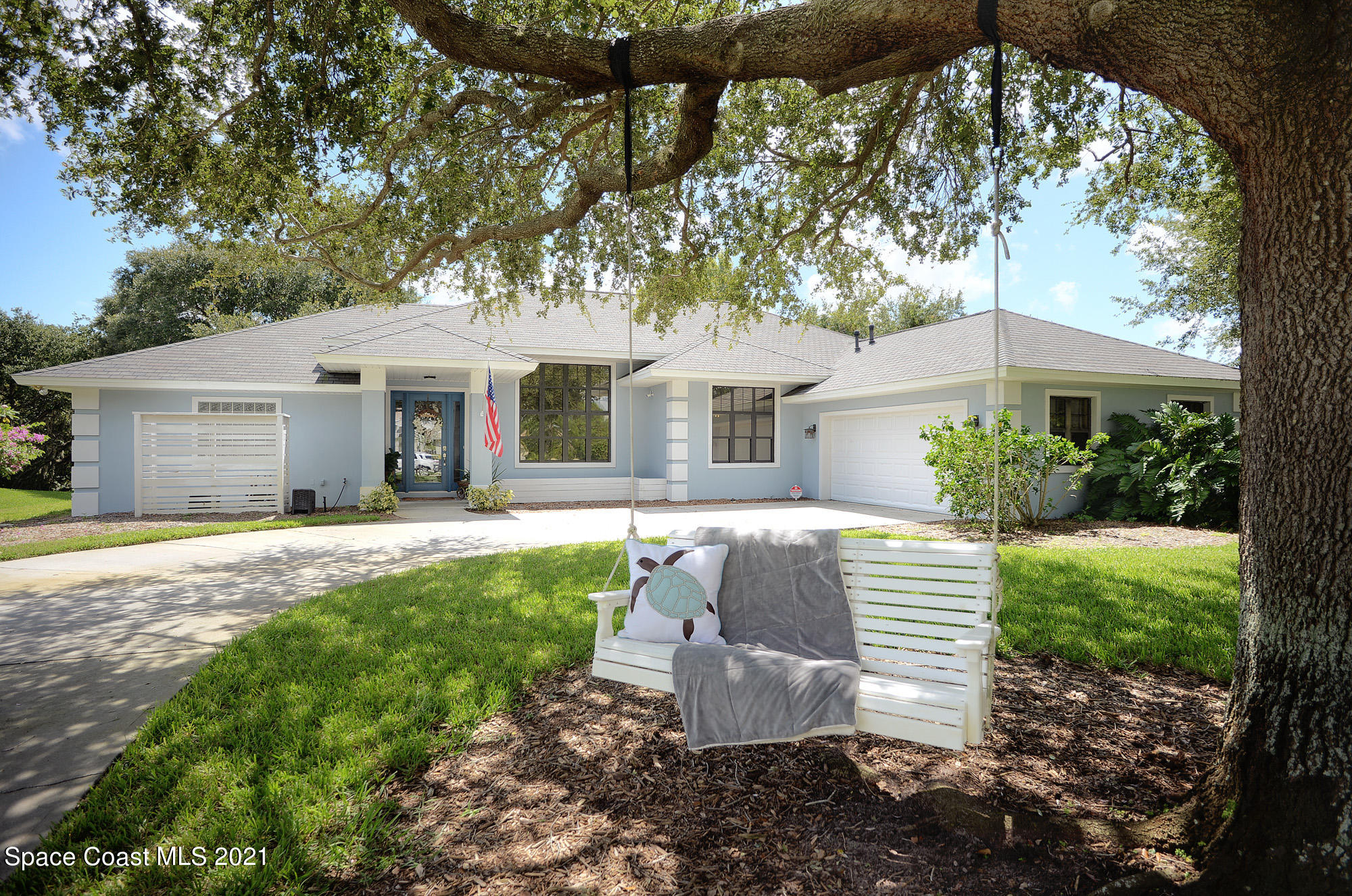 4423 Long Lake Road Melbourne, FL 32934 - Photo 4 of 20 front