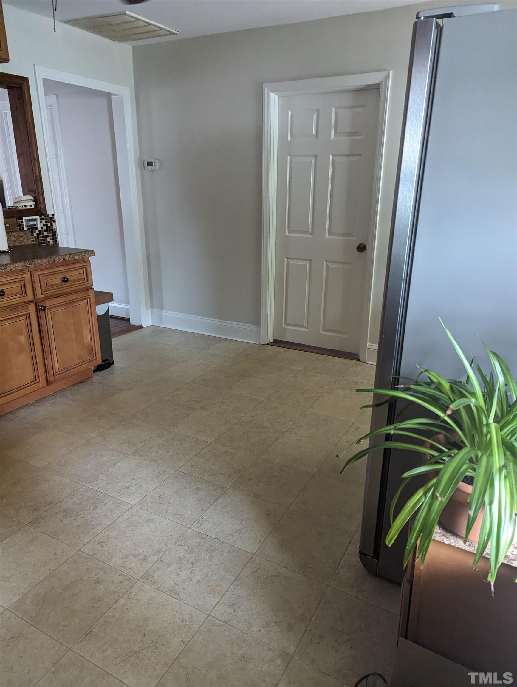 208 East Main Street Coats, NC 27521 - Photo 12 of 27