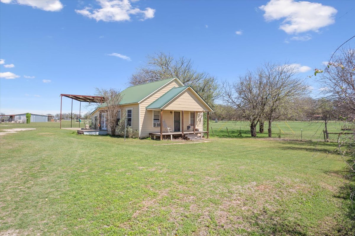 2804 Auction Barn Road Belton, TX 76513 - Photo 6 of 22 View of outbuilding featuring a detached carport