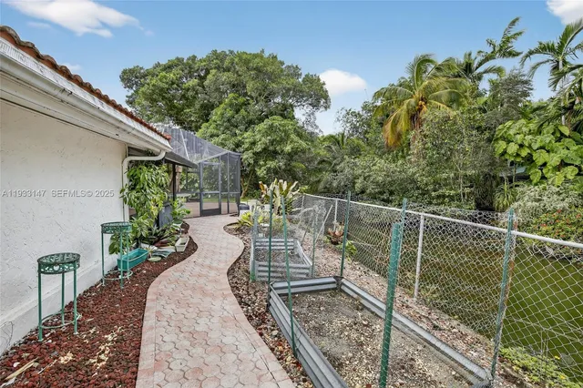 $1,050,000 | 2500 Northeast 209th Terrace, Miami, FL 33180