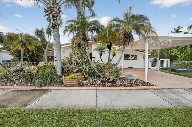 $1,050,000 | 2500 Northeast 209th Terrace, Miami, FL 33180