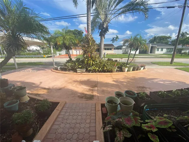 $1,050,000 | 2500 Northeast 209th Terrace, Miami, FL 33180