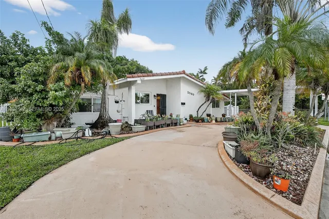 $1,050,000 | 2500 Northeast 209th Terrace, Miami, FL 33180