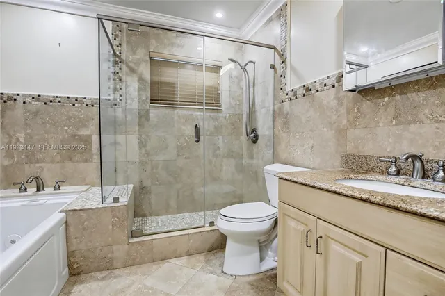 $1,050,000 | 2500 Northeast 209th Terrace, Miami, FL 33180