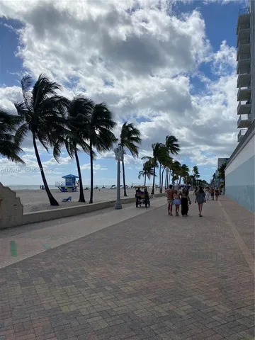 $1,050,000 | 2500 Northeast 209th Terrace, Miami, FL 33180