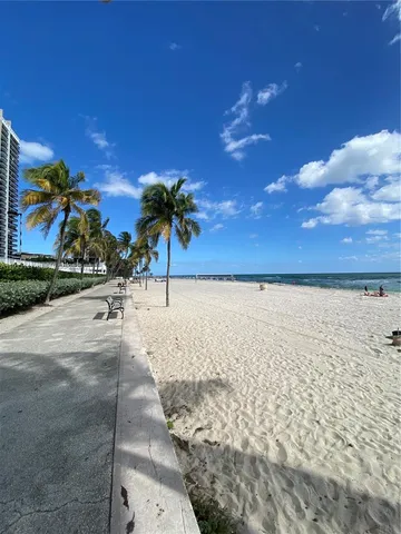 $1,050,000 | 2500 Northeast 209th Terrace, Miami, FL 33180