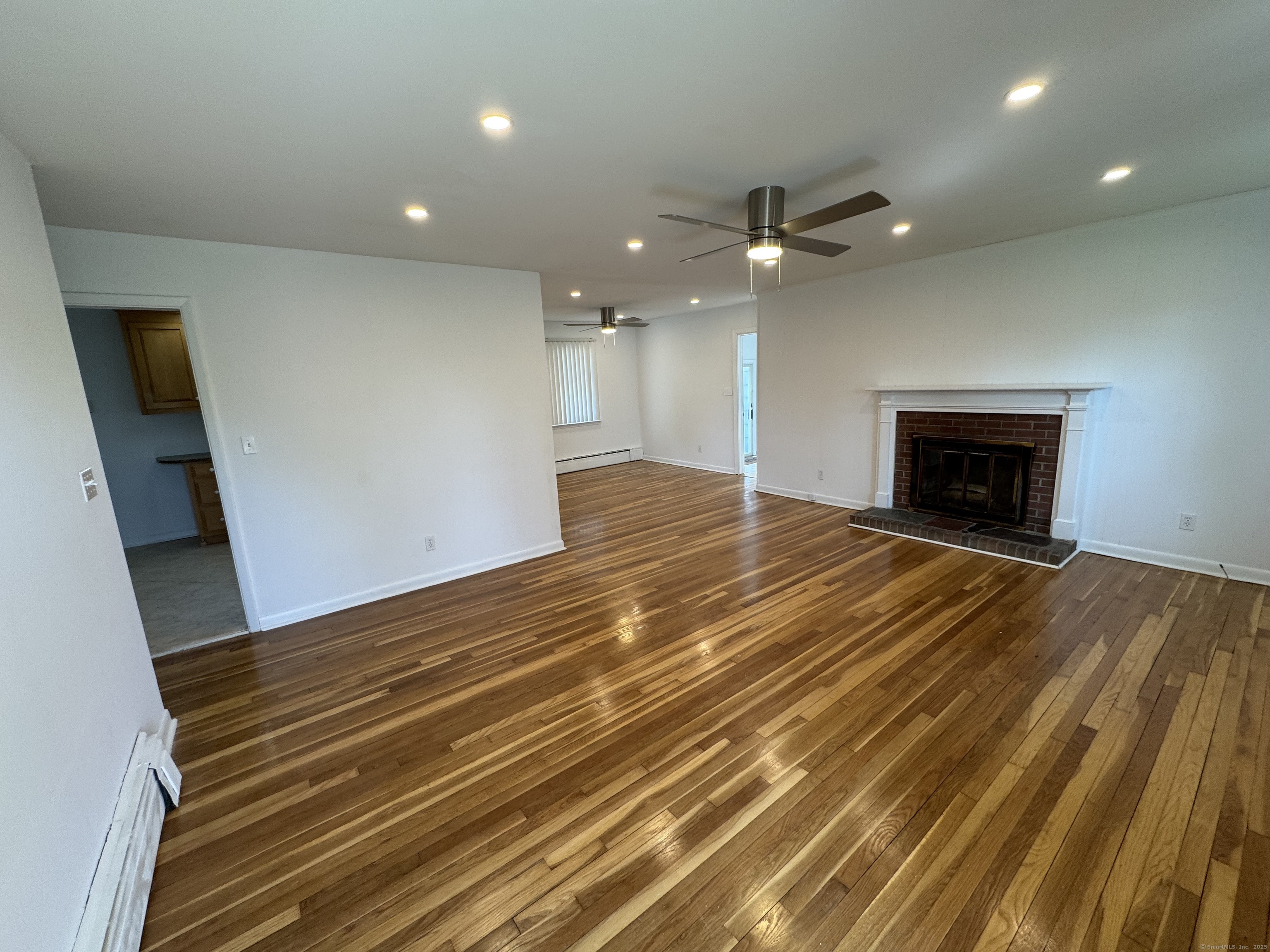 71 Schiller Road Fairfield, CT 06825 - Photo 11 of 30