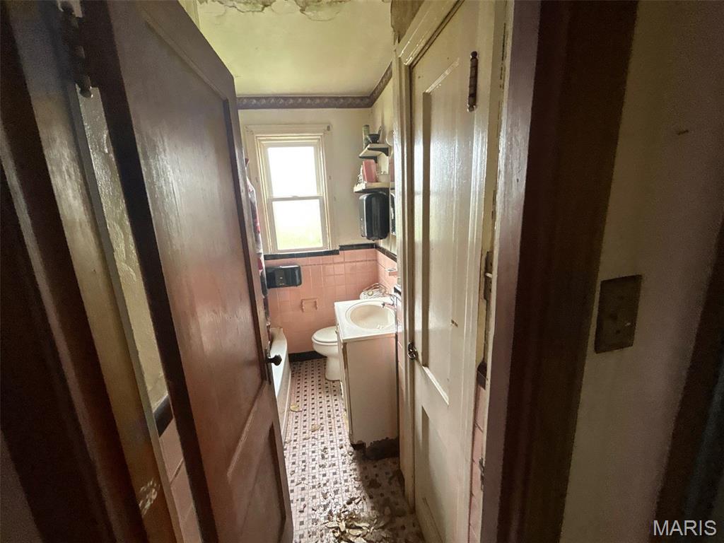 5637 Jennings Station Road St. Louis, MO 63136 - Photo 7 of 9
