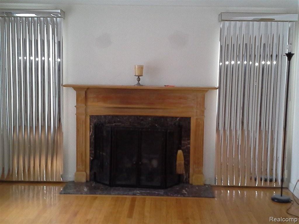 14000 Greenview Road Detroit, MI 48223 - Photo 2 of 8 Living Room.jpg