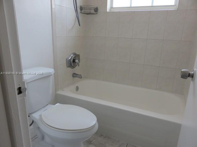 435 East 52nd Street Hialeah, FL 33013 - Photo 18 of 41