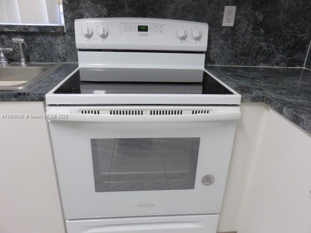 435 East 52nd Street Hialeah, FL 33013 - Photo 9 of 41