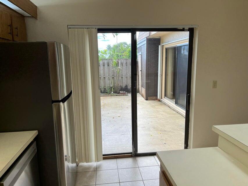 4803 Waterview Circle Palm Springs, FL 33461 - Photo 6 of 22 a view of entry way