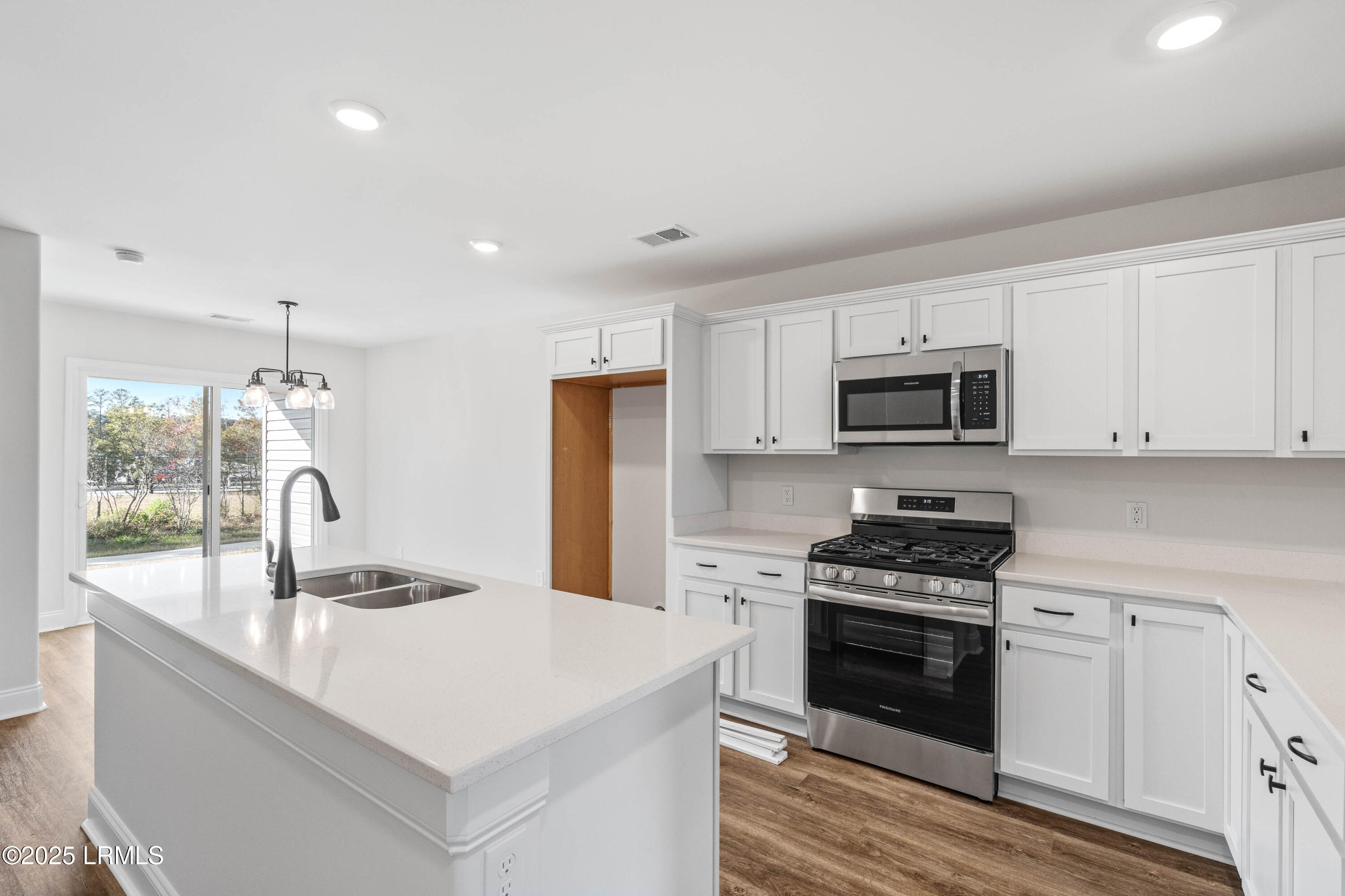 605 Royal Road Hardeeville, SC 29927 - Photo 8 of 21 605 Royal Oaks-9