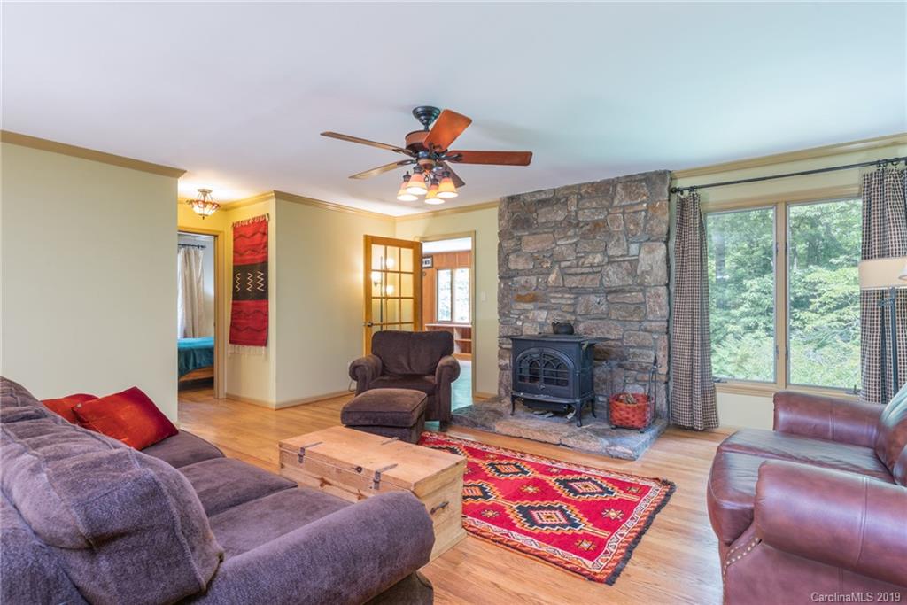 58 Reed Road Fairview, NC 28730 - Photo 6 of 46 Gallery Image 6