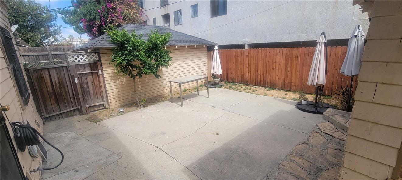 411 East 8th Street Long Beach, CA 90813 - Photo 27 of 31 Backyard