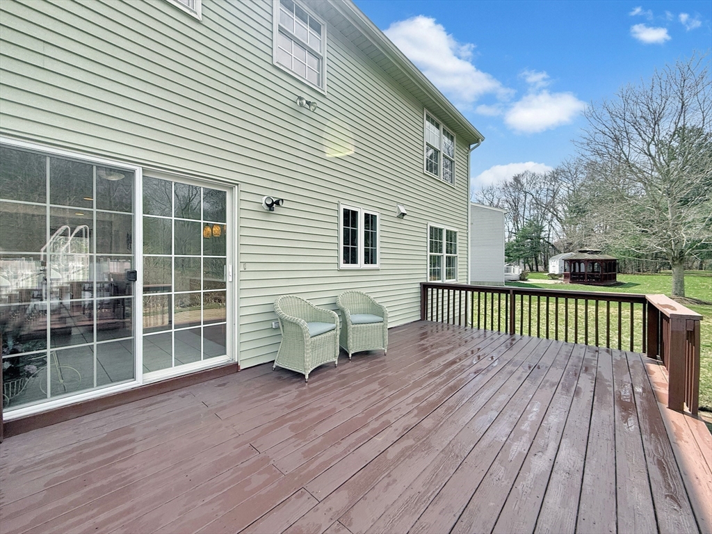 4 Old Cart Road Shrewsbury, MA 01545 - Photo 34 of 42