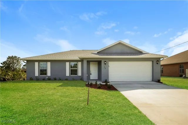 $275,000 | 858 Carbon Street East, Lehigh Acres, FL 33974