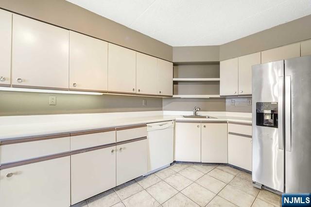 1055 River Road, Unit 814 Edgewater, NJ 07020 - Photo 11 of 34