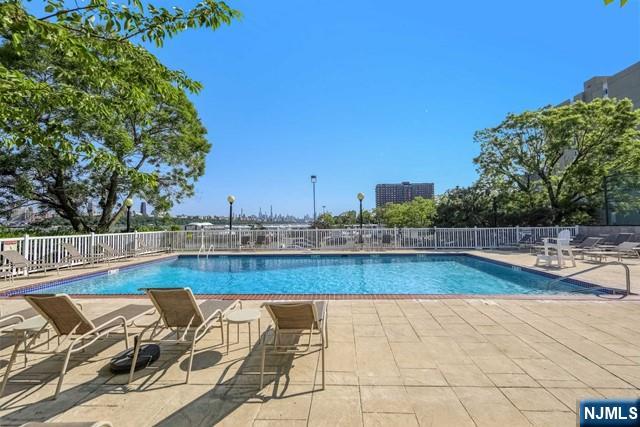 1055 River Road, Unit 814 Edgewater, NJ 07020 - Photo 23 of 34