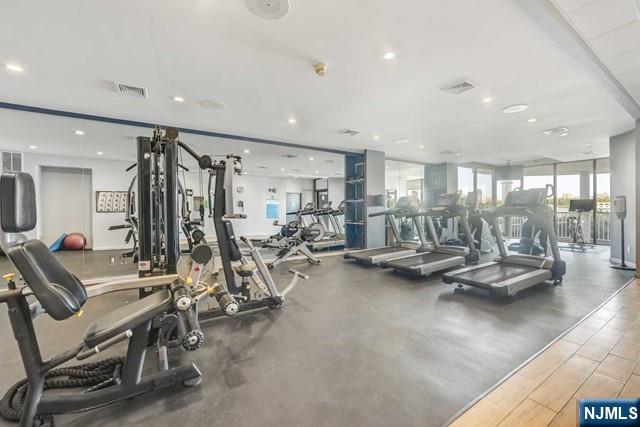 1055 River Road, Unit 814 Edgewater, NJ 07020 - Photo 26 of 34