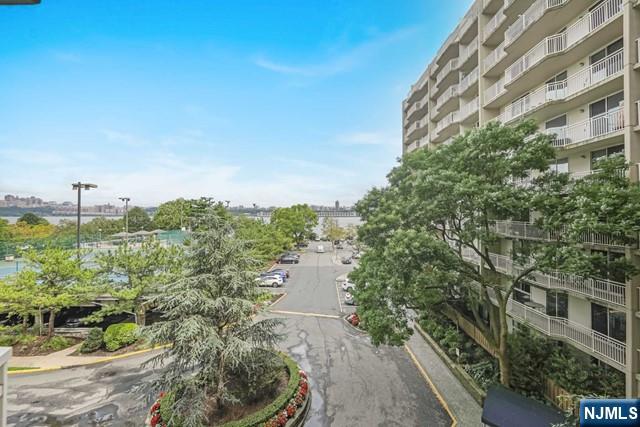 1055 River Road, Unit 814 Edgewater, NJ 07020 - Photo 31 of 34