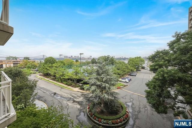 1055 River Road, Unit 814 Edgewater, NJ 07020 - Photo 33 of 34