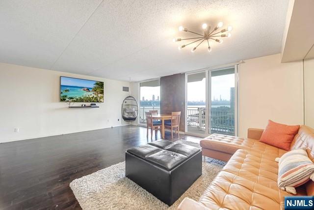 1055 River Road, Unit 814 Edgewater, NJ 07020 - Photo 6 of 34