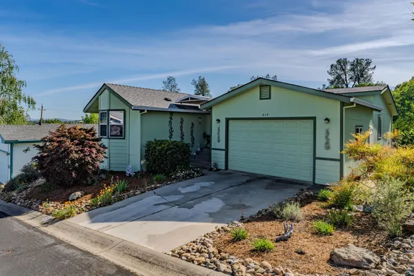 $195,000 | 20 Rollingwood Drive, Unit 215, Jackson, CA 95642