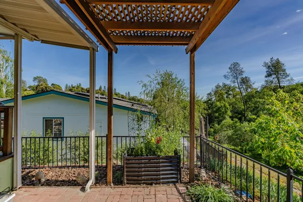 $195,000 | 20 Rollingwood Drive, Unit 215, Jackson, CA 95642