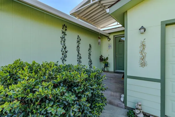 $195,000 | 20 Rollingwood Drive, Unit 215, Jackson, CA 95642