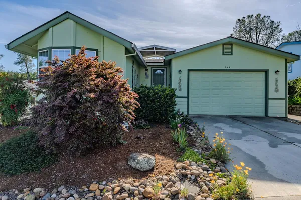 $195,000 | 20 Rollingwood Drive, Unit 215, Jackson, CA 95642