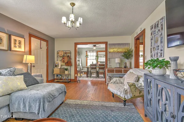 $389,900 | 200-202 Main Street West, Mount Carmel, TN 37645