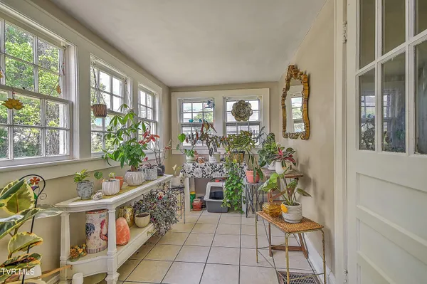 $389,900 | 200-202 Main Street West, Mount Carmel, TN 37645