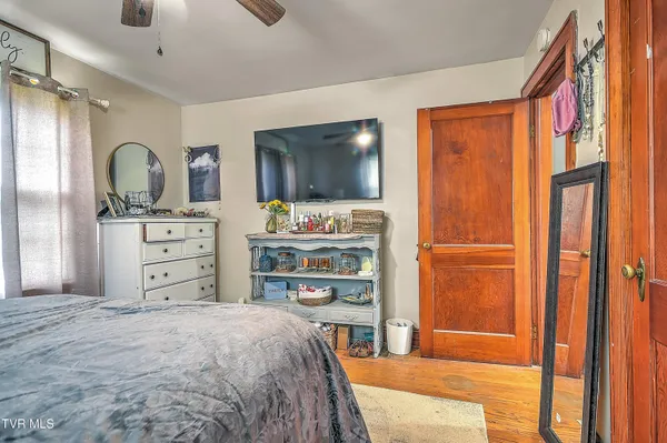 $389,900 | 200-202 Main Street West, Mount Carmel, TN 37645