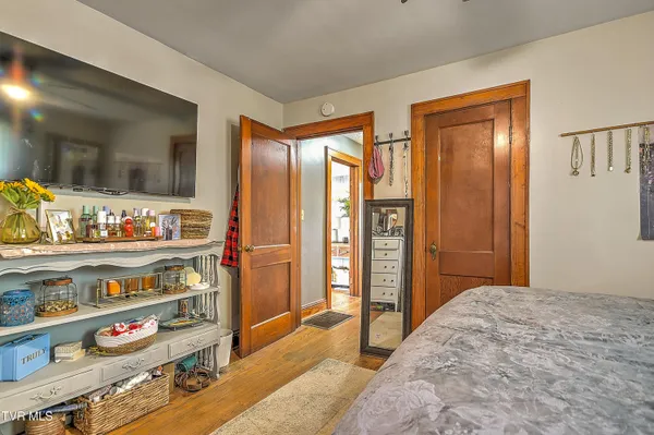 $389,900 | 200-202 Main Street West, Mount Carmel, TN 37645